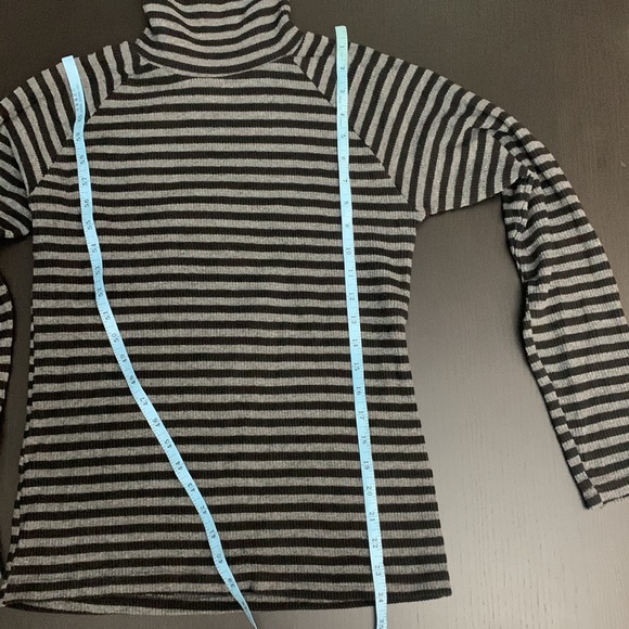 Black and grey striped turtleneck size S - Picture 4 of 6